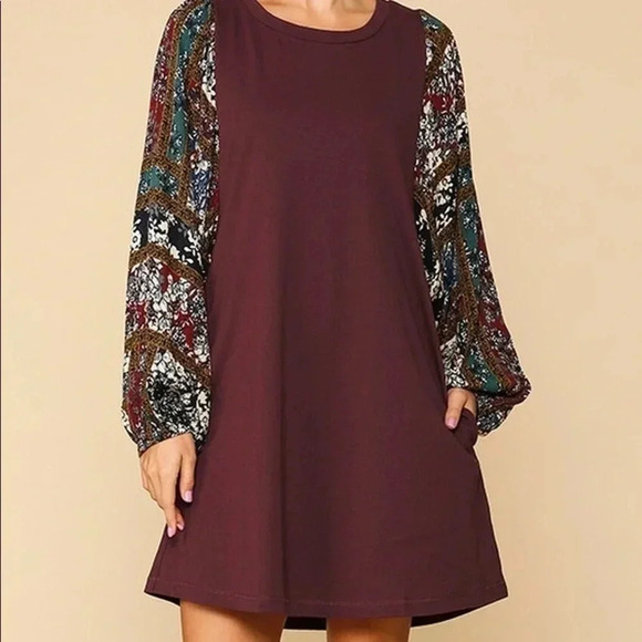 Gigio burgundy tee shirt dress with patchwork print, large flowy sleeves. - Picture 2 of 14